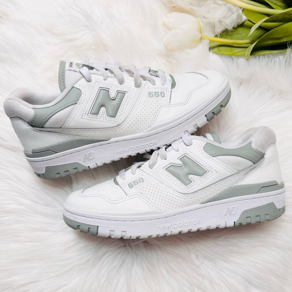 New Balance 550 Sneakers - Picture 4 of 9